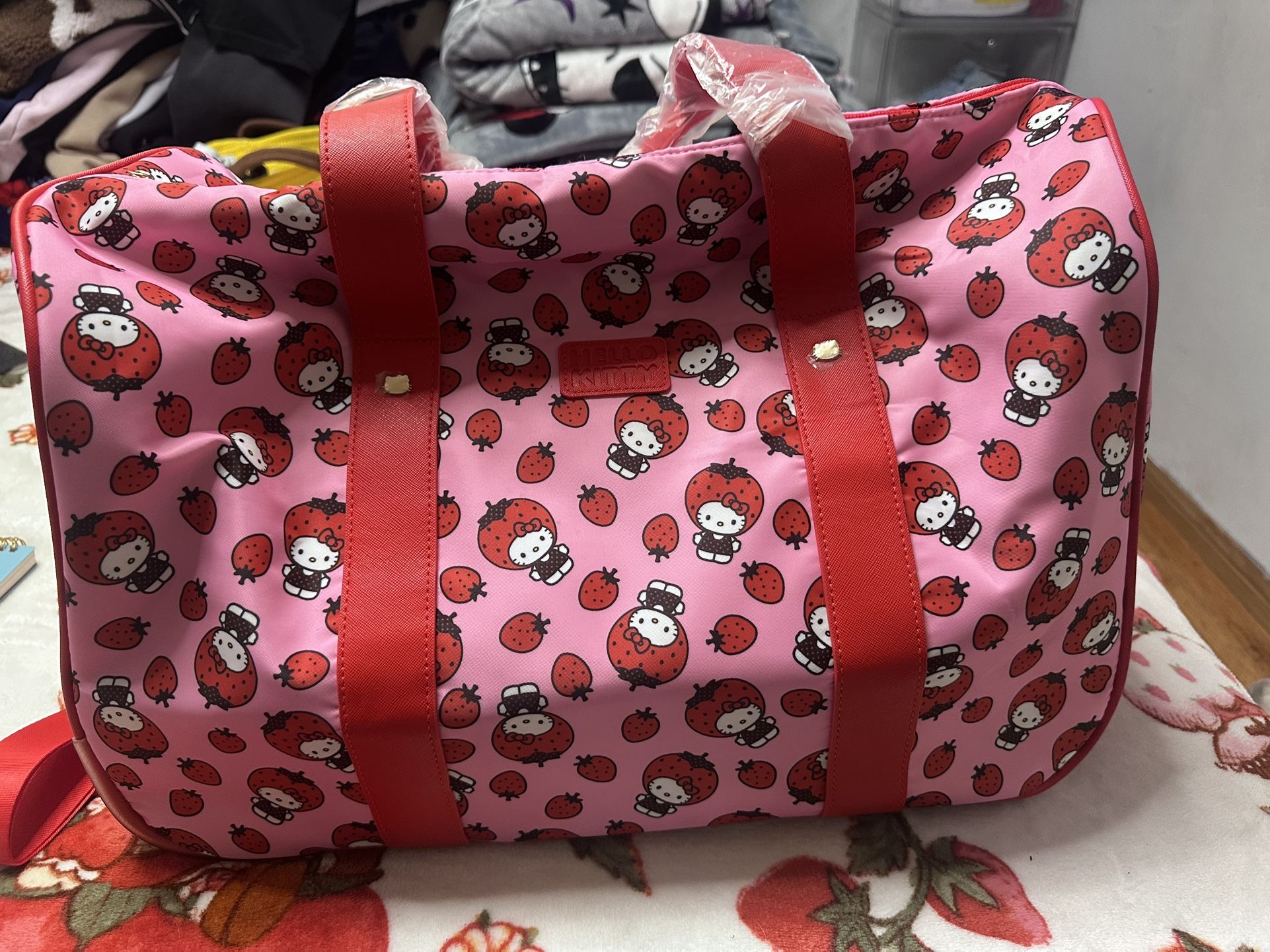 Hello Kitty Strawberry Lounge