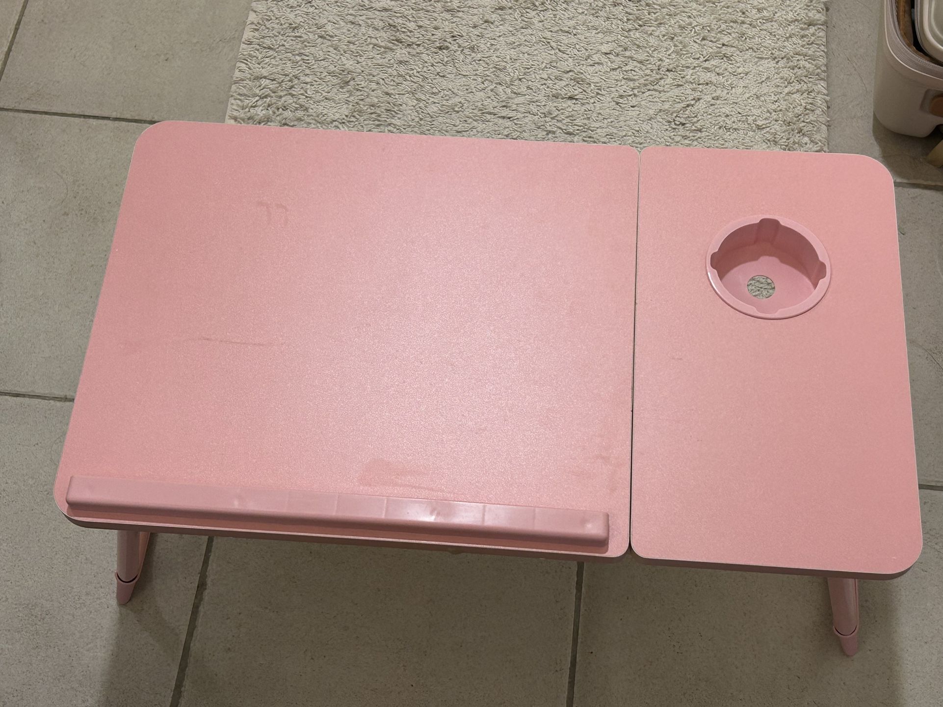 Portable mini desk
