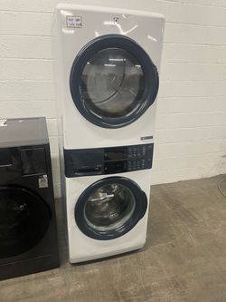 Electrolux Stacked Washer and Dryer (scratch/dent)