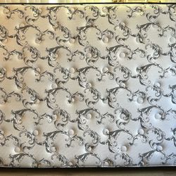 Queen Mattress Guest Bedroom 