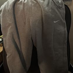 nike pants/joggers