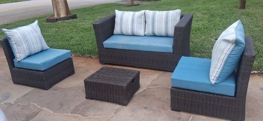 😍 Beautiful Hampton Bay  wicker outdoor sofa set 4pc & cushions pool deck patio balcony lawn garden furniture