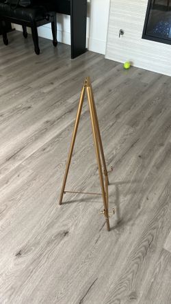 Easel