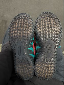 Basketball shoes