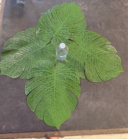 Hawaiian /Luau Plastic Leaf Placemats (20)