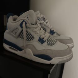 Jordan 4 Military Blue (2024) Size 6’5