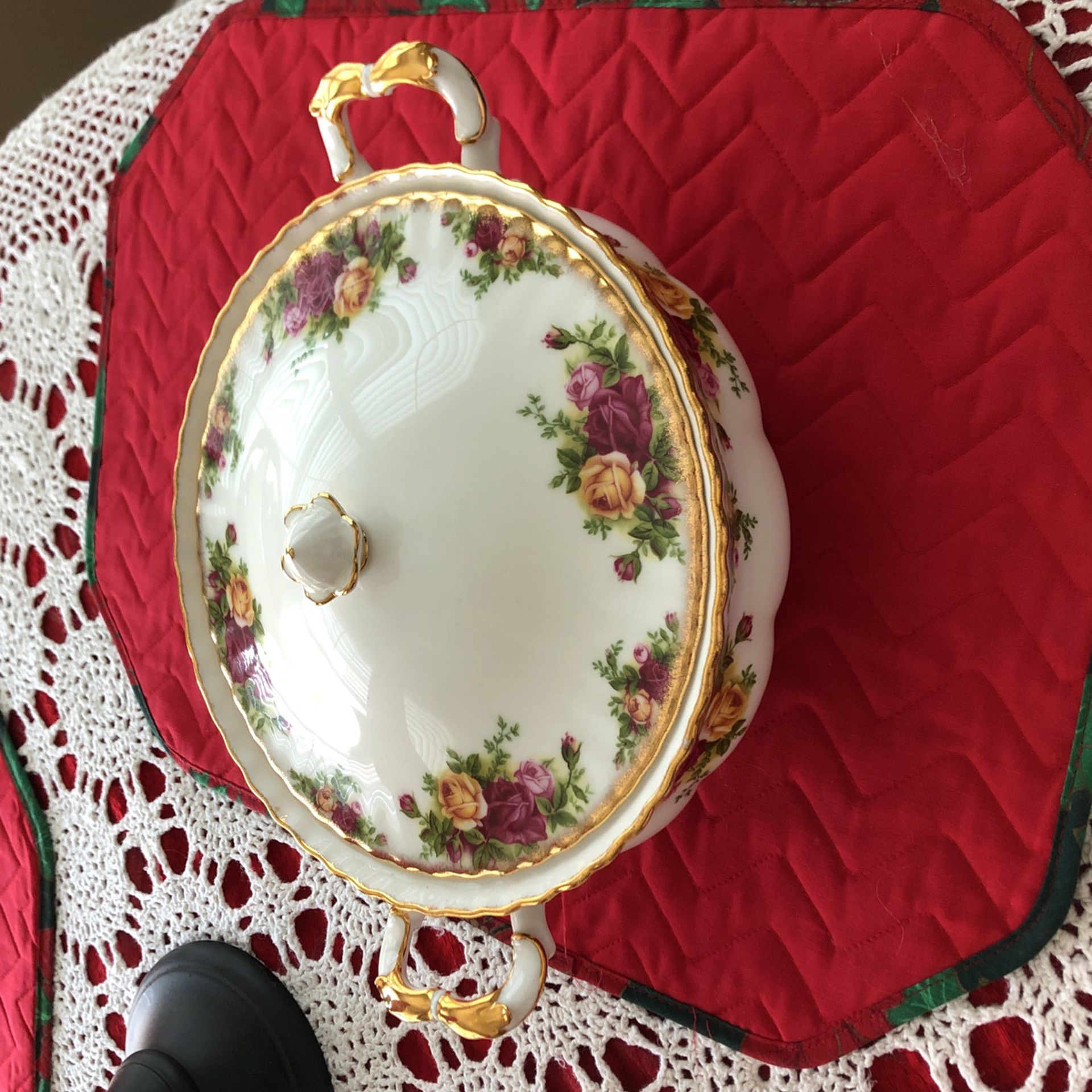 Old country roses covered dish