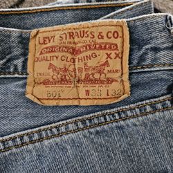 Levi's 33x32
