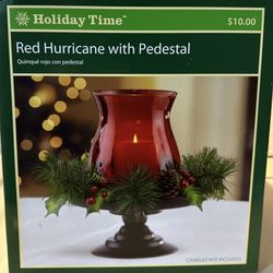 Holiday Candle Holder With Wreath & Pedestal 