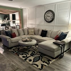 Gorgeous Cream Sectional Sofa Chaise Lounge  And Ottoman 