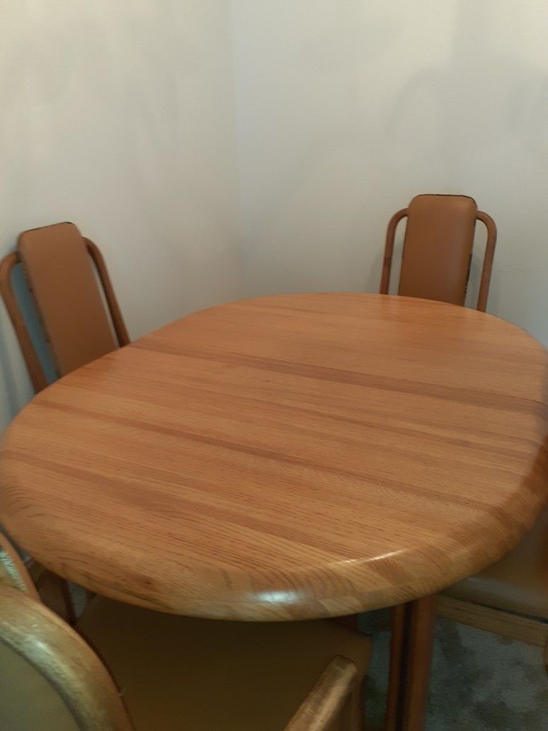 Solid Oak Dining Table & 4 Chairs