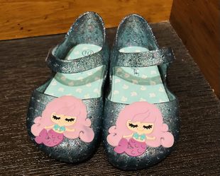 Girl shoes size 10
