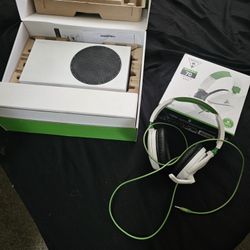 Xbox Series S With Headset 