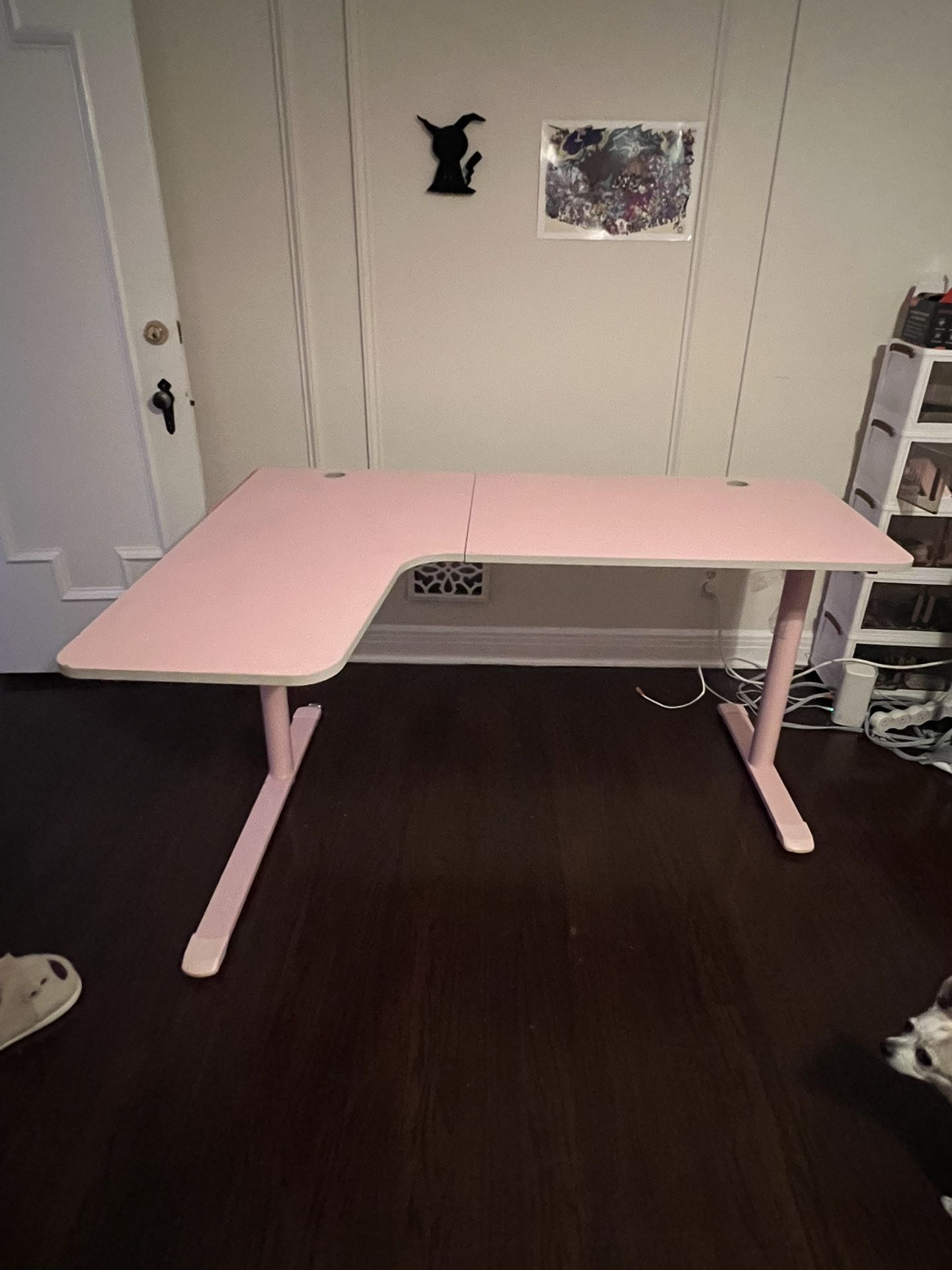 Gaming Desk . Pink