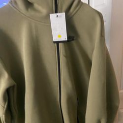Woman’s Nike Tech Hoodie