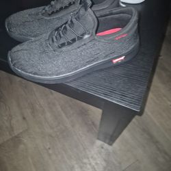 Levi Shoes Sz 8 1/2