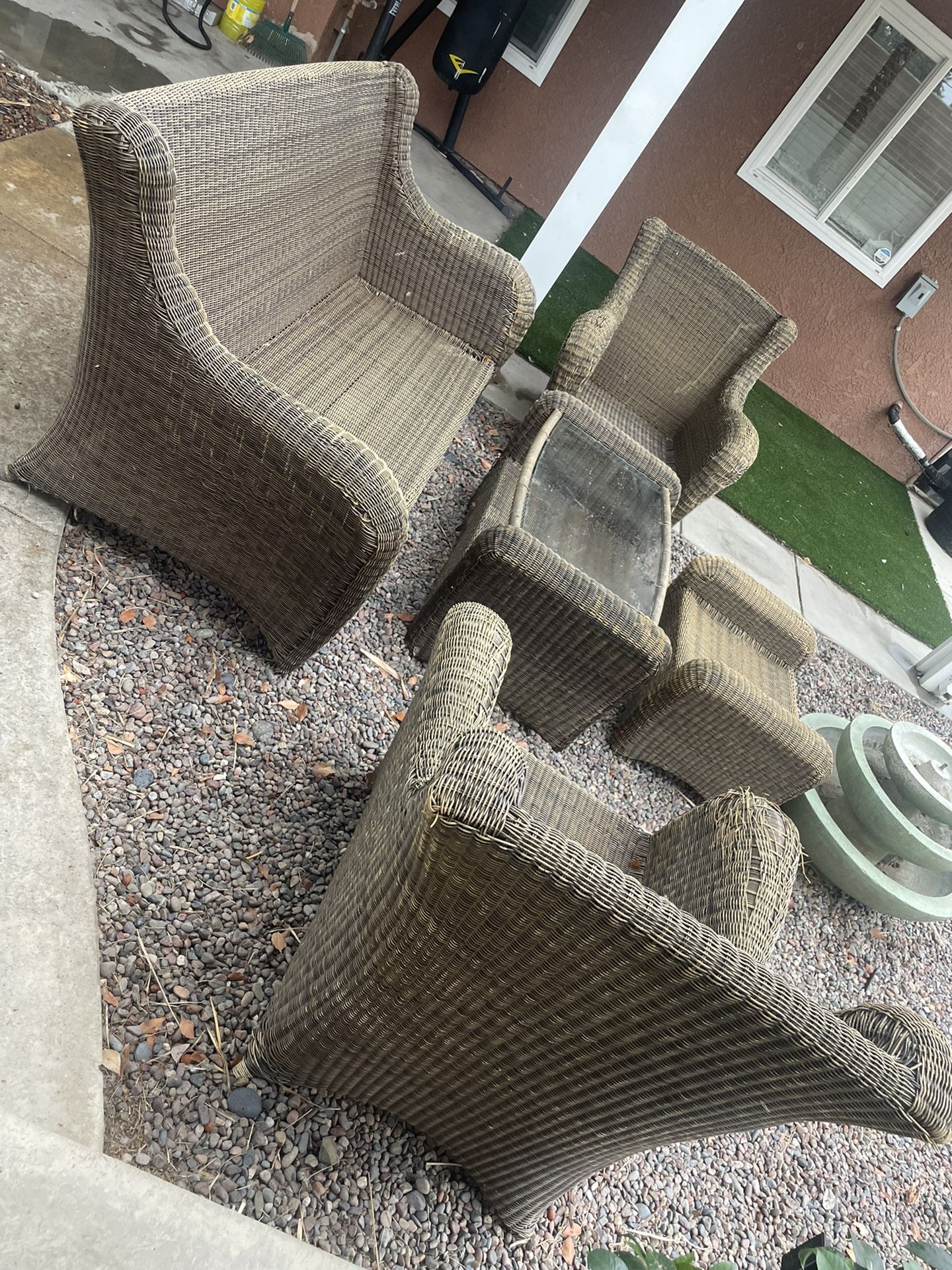 5 Piece Outdoor Patio Wicker Set for Sale in Hemet, CA OfferUp