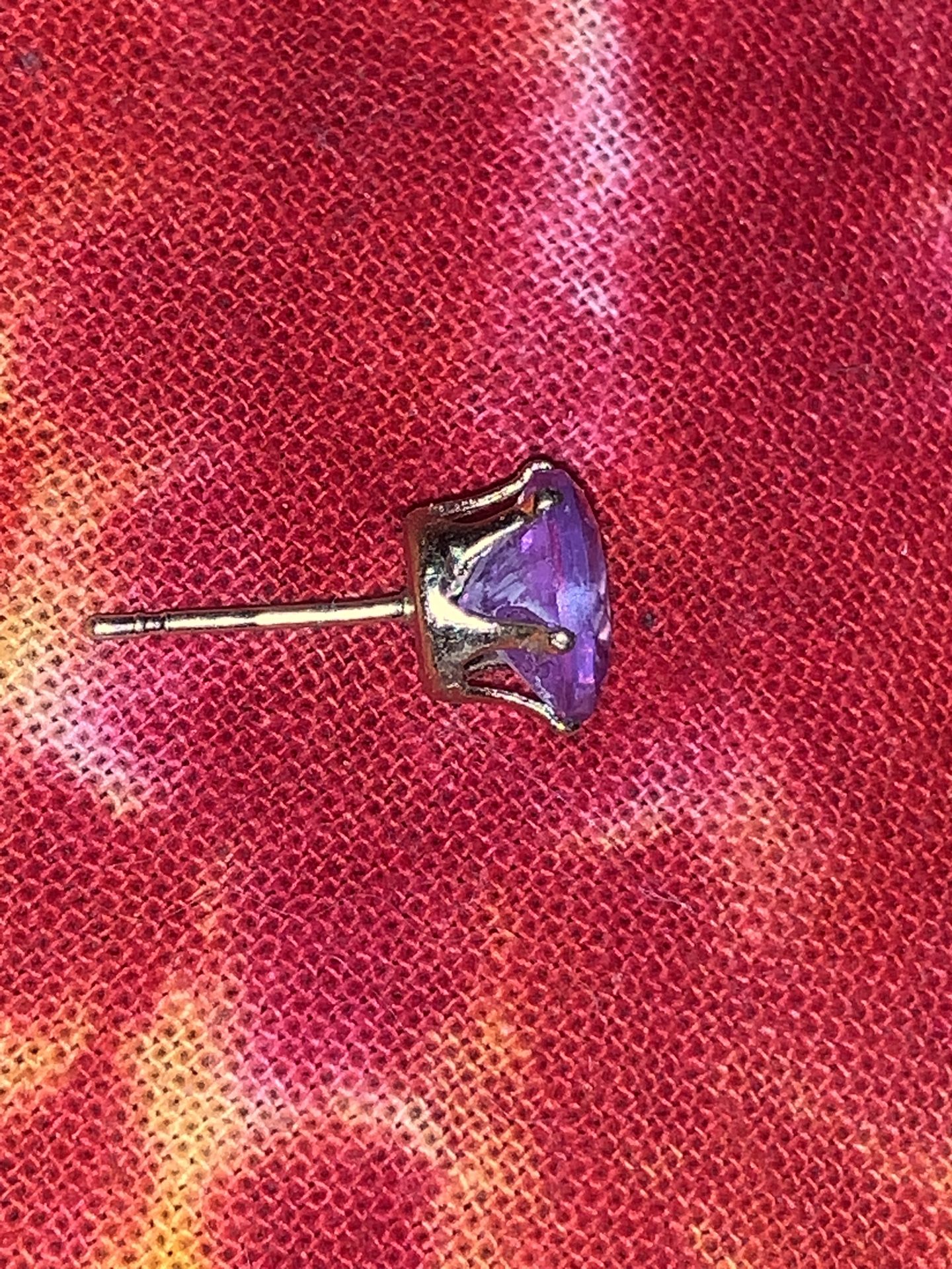 8,5mm Round Cut, 5mm Depth 2.6 Ct Stunning Color Change