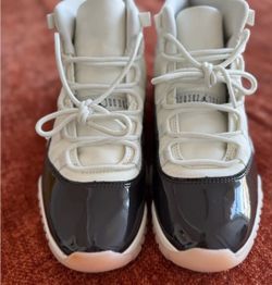 Air Jordan 11 “Neapolitan”