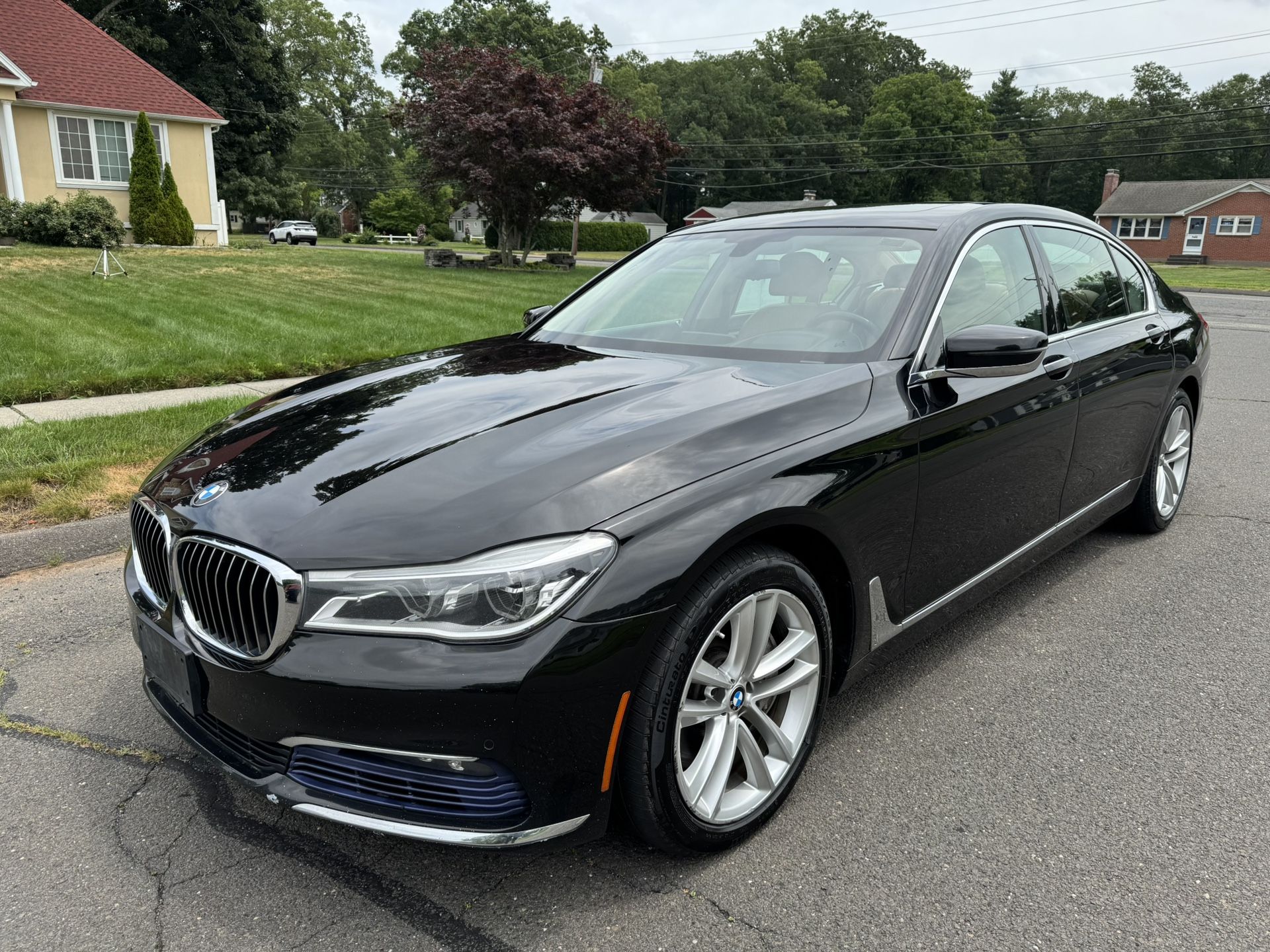 2016 BMW 750i