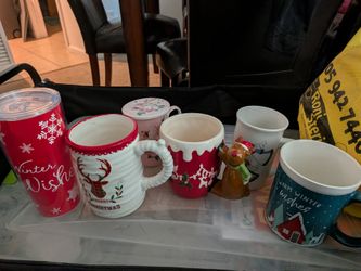 Free Holiday Mugs