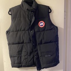 Canada Goose Freestyle Vest Sz M (price negotiable)