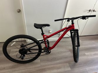 Mountain bike used once $600 retail