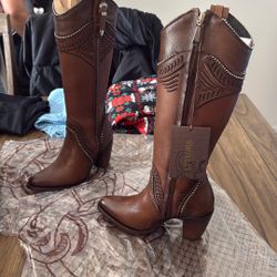 Cuadra Boots - Size 7