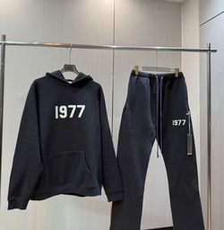 1977 Essentials Set TapN ‼️