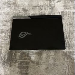 ROG Strix Scar 15 2022 RTX 3070Ti 