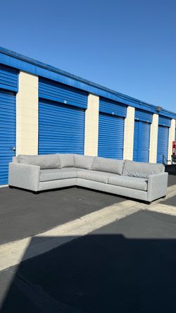 MADE IN USA SECTIONAL COUCH
