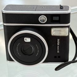Fujifilm INSTAX MINI 40 Instant Film Camera