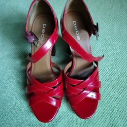 BeBe Womens.  SIZE 7B.       $9