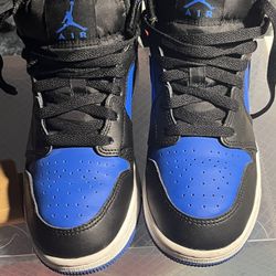 Jordan 1 mid black Royal blue 