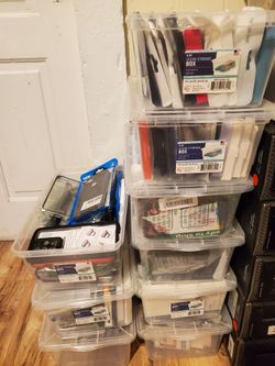 PHONE CASES LOT. (GREAT FOR FLEA MARKET)
