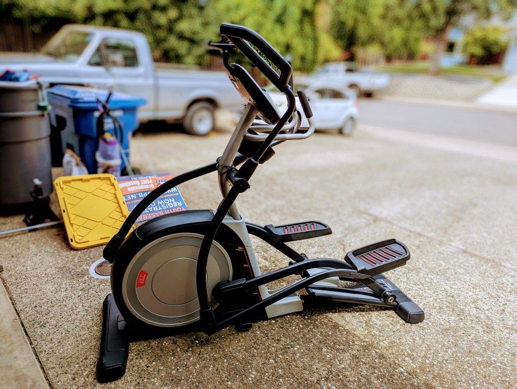 Proform Elliptical 1120E Adjustable Stride