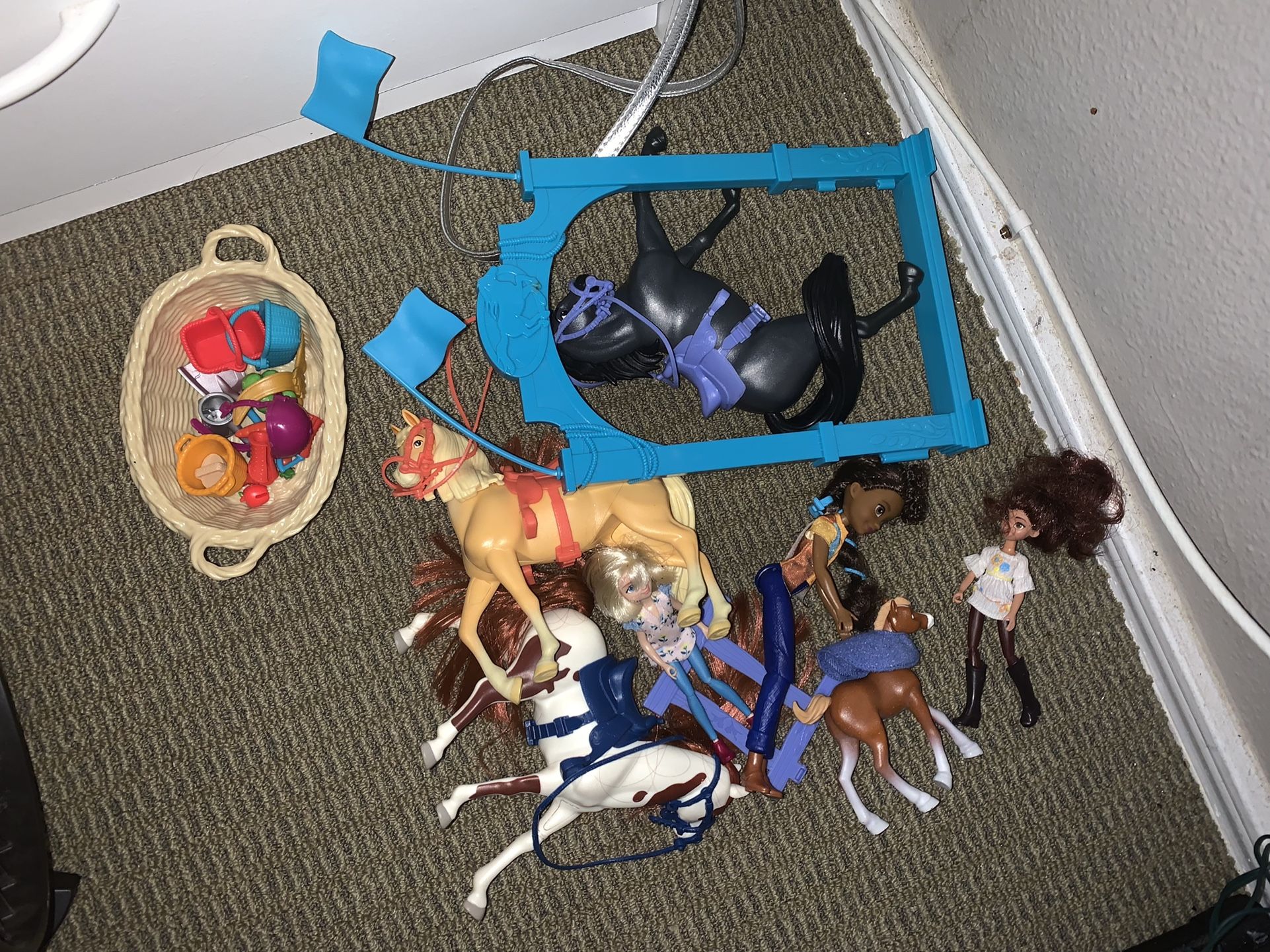 Spirit riding free dolls horses and entire barn set with accessories