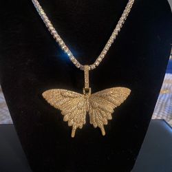 Gold Butterfly Pendant 