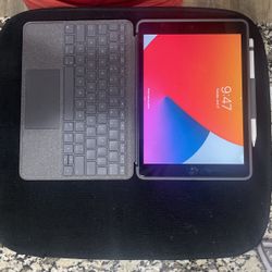 GEN 8th IPAD +keyboard +1th Gen Apple Pencil 