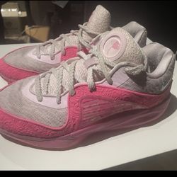 KD 16 NRG Nike aunt pearl Size 9.5 With Box
