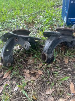 Front steering knuckles and bearing