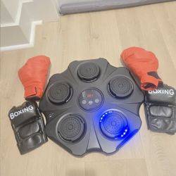 Boxing Game - Musical - New