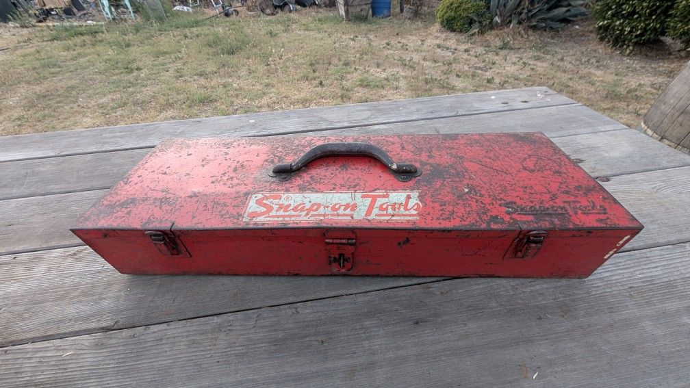 Vintage Snap-on KRA-280 Red Toolbox – 23.5" Steel Cantilever Tool Case – Kenosha, WI

