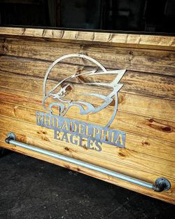 Custom-made bars with team logos. Any logo available?