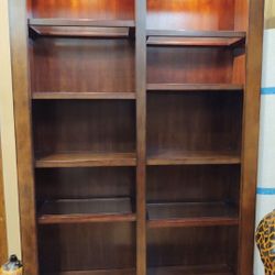 LARGE LIGHTED REAL WOOD BOOKCASE/DISPLAY CASE