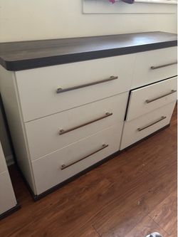 Dresser / end dresser