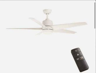 Ceiling fan Hampton Bay Mena 54 in indoor and covered outdoor matte white finish $75 EACH
Hampton Bay MENA 54 IN INDOOR AND COVERED OUTDOOR CEILING FA
