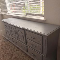 Dresser and Two Matching Night Stands