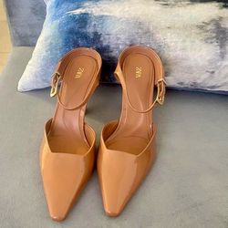 ZARA shoe Size European 40/US 8.5/9