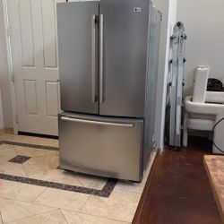 Refrigerator LG